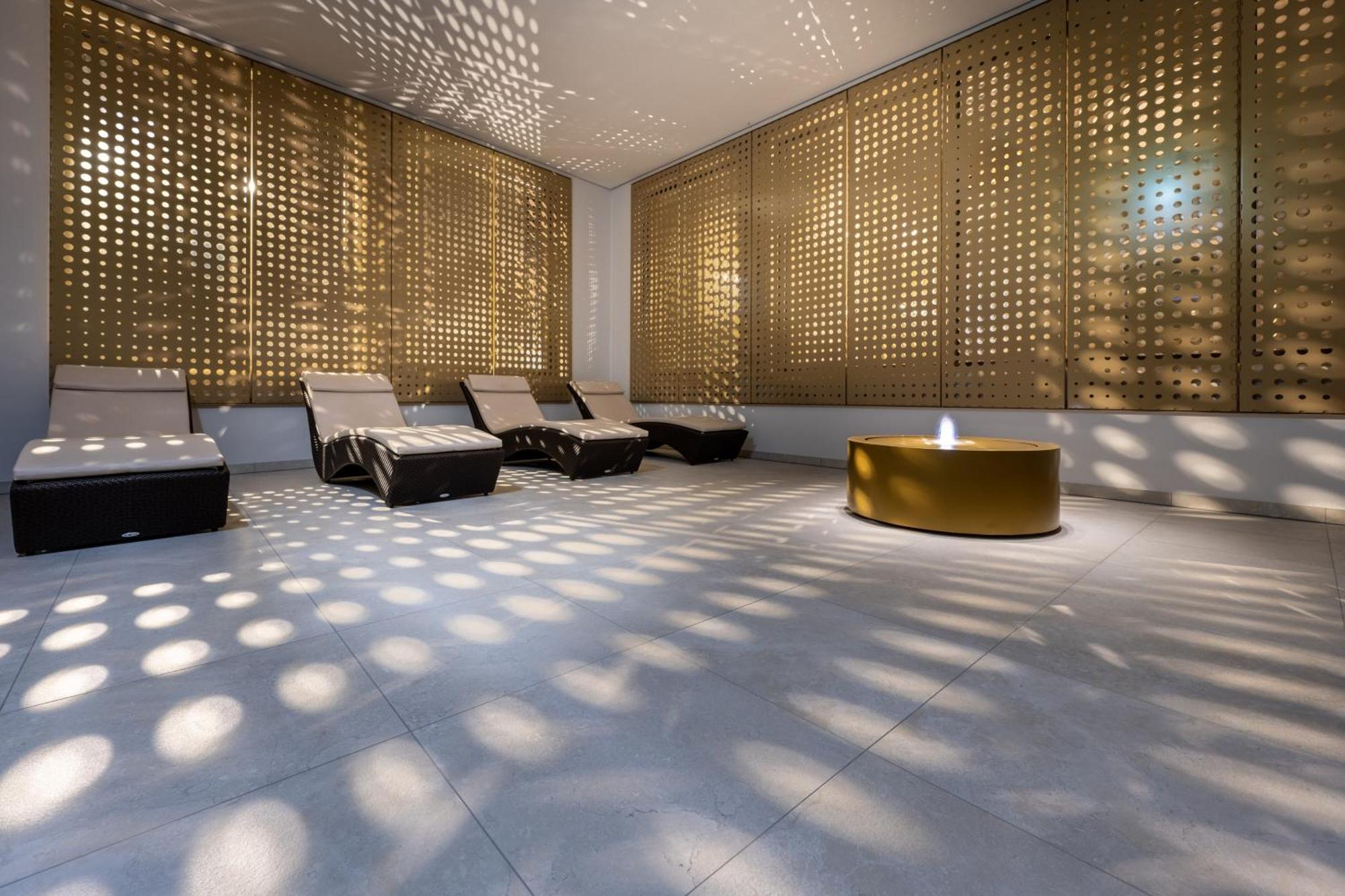 Thermenhotel Gesundheits-Бад-Бухау Экстерьер фото